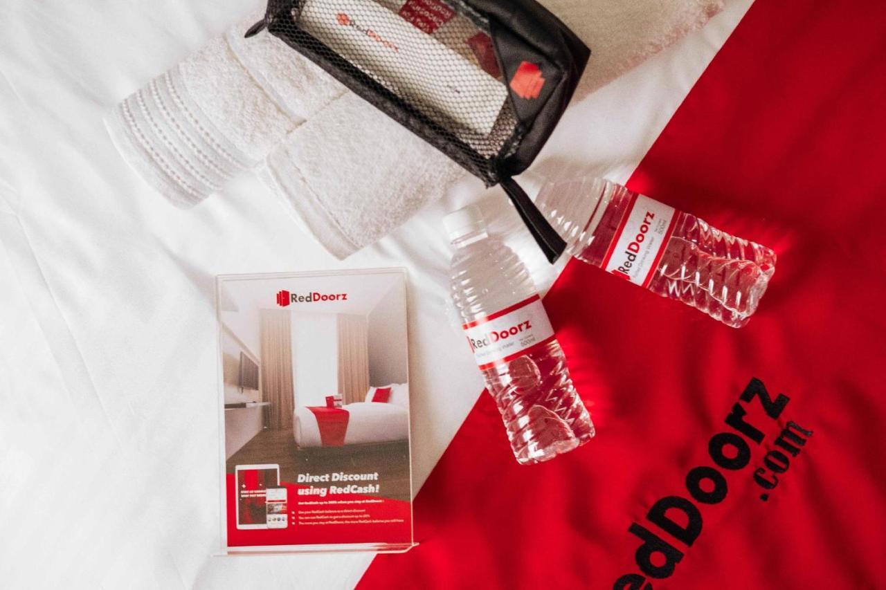 RedDoorz Plus near Mango Avenue Cebu Bagian luar foto