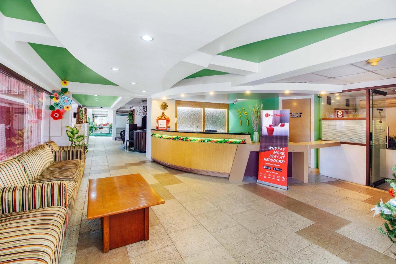 RedDoorz Plus near Mango Avenue Cebu Bagian luar foto